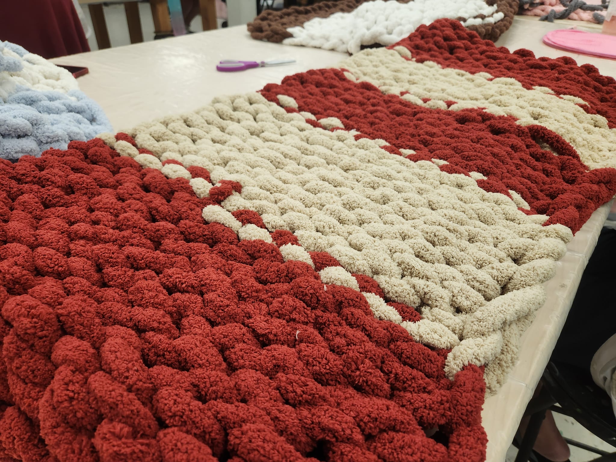 Cozy Knit Blanket Workshop - Image 8